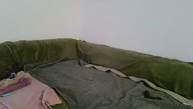 Snapshot of cderikabitche chatting on February 19, 10:20 pm cderikabitche online show from February 19, 10:20 pm