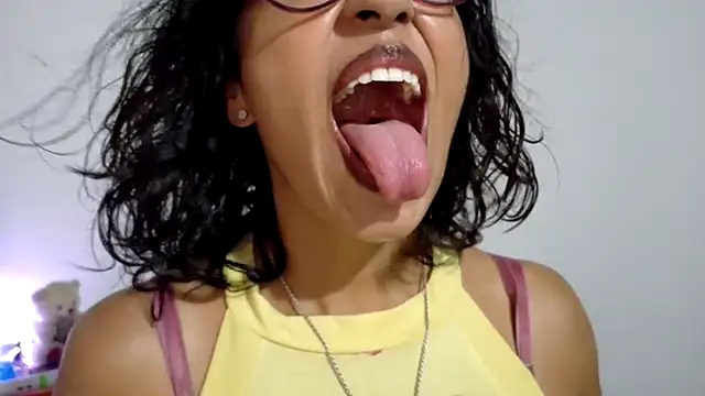 fantasty nylon online show from April 16, 9:39 pm