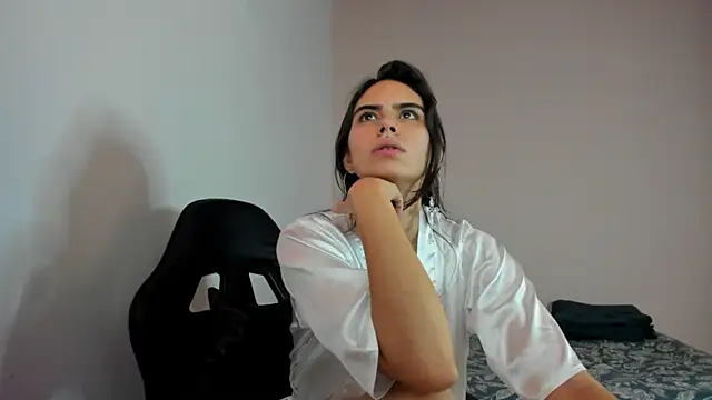 nina pons online show from March 17, 7:39 pm