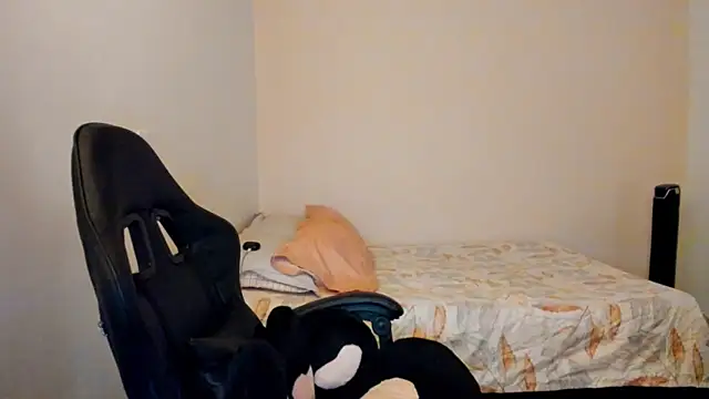 nina pons online show from April 1, 10:28 pm