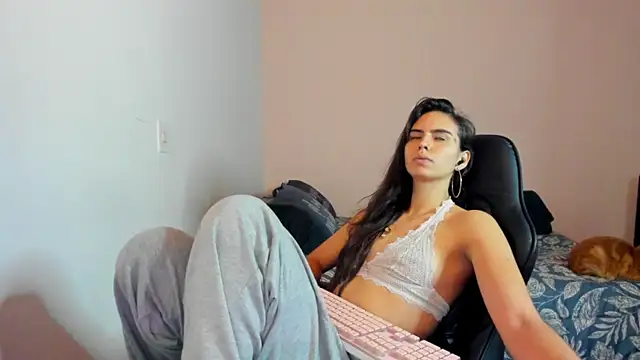 nina pons online show from March 24, 12:21 am