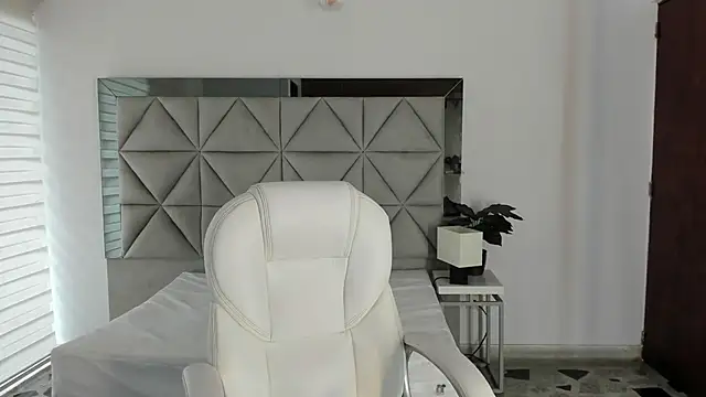 nina pons online show from October 8, 9:26 pm