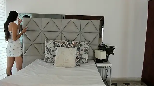 nina pons online show from September 10, 7:57 pm