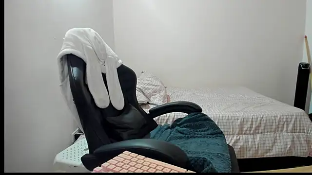 nina pons online show from March 9, 11:41 pm