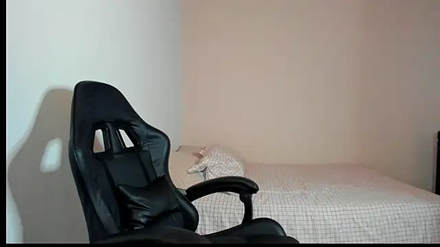 nina pons online show from March 3, 8:49 pm