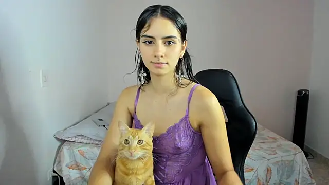 nina pons online show from April 16, 8:42 pm