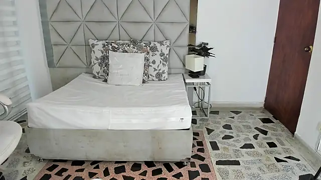 nina pons online show from October 1, 7:51 pm