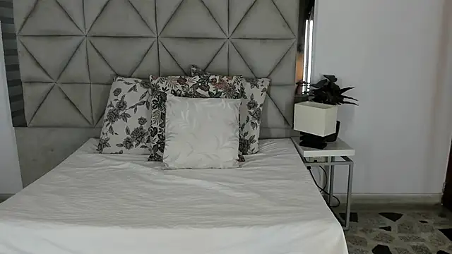 nina pons online show from September 29, 11:21 pm