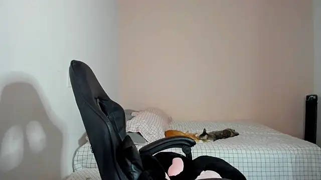 nina pons online show from March 13, 10:15 pm