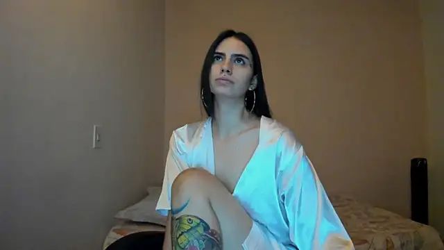 nina pons online show from April 3, 9:43 pm