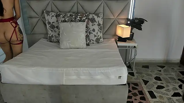 nina pons online show from October 11, 8:54 pm