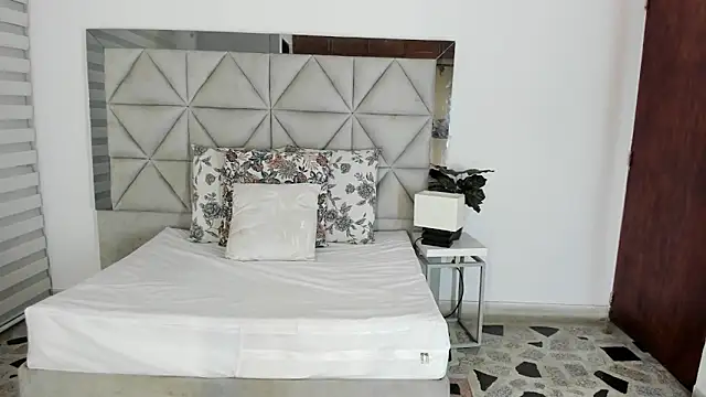 nina pons online show from September 8, 11:15 pm