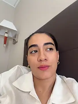 Snapshot of ZarahEvans chatting on June 7, 9:03 am ZarahEvans online show from June 7, 9:03 am