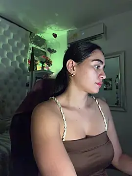 Snapshot of ZarahEvans chatting on May 23, 6:29 pm ZarahEvans online show from May 23, 6:29 pm