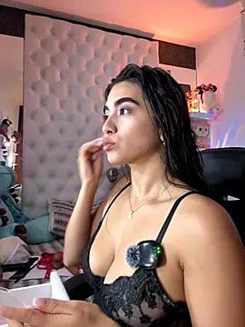 ZarahEvans online show from November 4, 7:28 pm