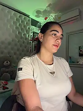 ZarahEvans online show from March 27, 9:05 pm