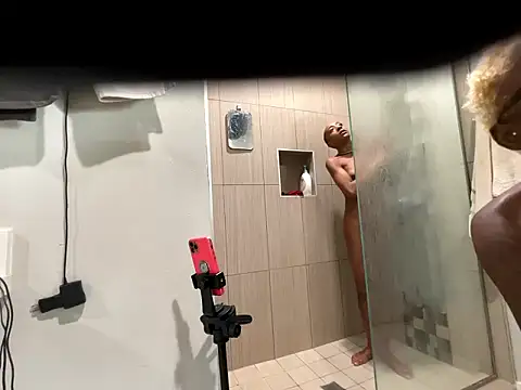 VixenCapri online show from January 18, 8:23 pm