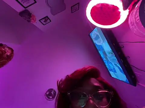 VixenCapri online show from January 8, 2:12 pm