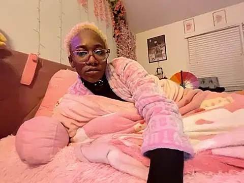 VixenCapri online show from February 1, 9:07 am