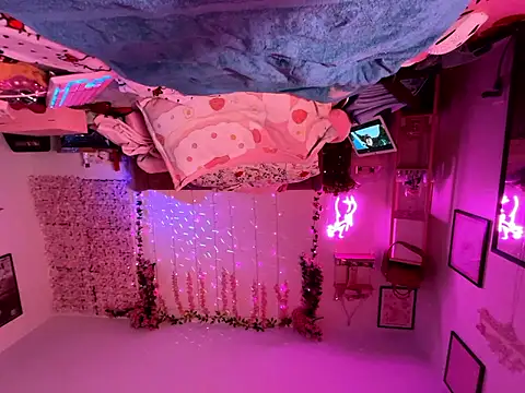 VixenCapri online show from February 11, 9:42 am