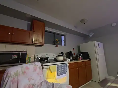 VixenCapri online show from March 16, 3:58 am