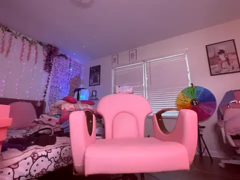 Snapshot of VixenCapri chatting on October 26, 6:52 pm VixenCapri online show from October 26, 6:52 pm