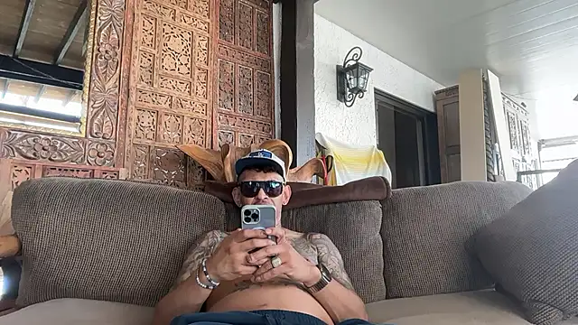 RoodoggXL online show from February 14, 9:26 pm