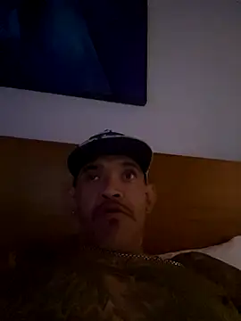 RoodoggXL online show from November 11, 6:47 pm