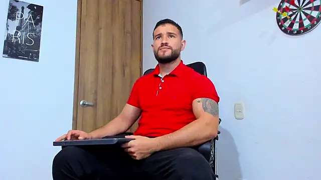 Snapshot of AndrewDiaz chatting on October 12, 8:37 am AndrewDiaz online show from October 12, 8:37 am