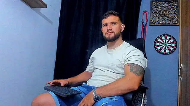 AndrewDiaz online show from April 22, 5:58 am