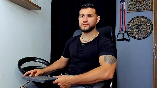 AndrewDiaz online show from January 12, 9:05 am