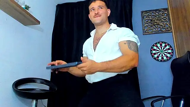 Snapshot of AndrewDiaz chatting on June 7, 1:11 am AndrewDiaz online show from June 7, 1:11 am