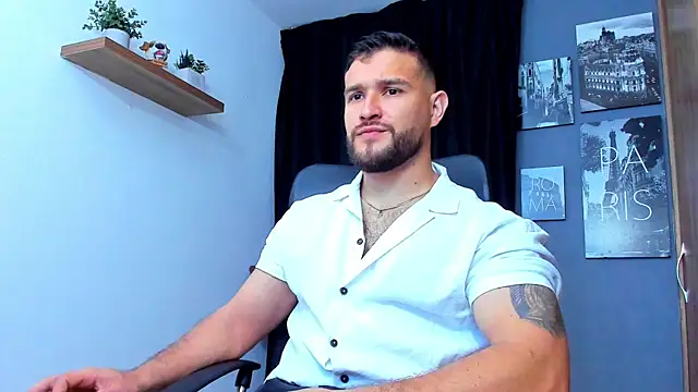 Snapshot of AndrewDiaz chatting on November 17, 7:45 am AndrewDiaz online show from November 17, 7:45 am