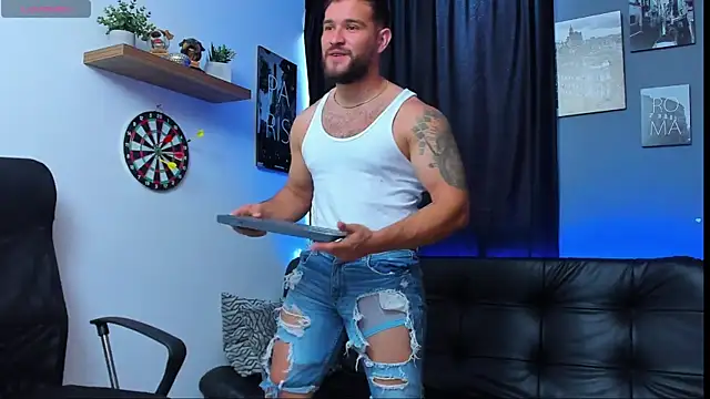 Snapshot of AndrewDiaz chatting on January 30, 9:36 pm AndrewDiaz online show from January 30, 9:36 pm