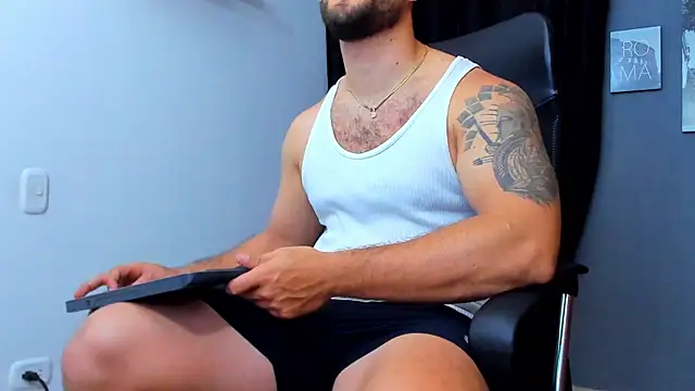 Snapshot of AndrewDiaz chatting on November 5, 3:42 am AndrewDiaz online show from November 5, 3:42 am