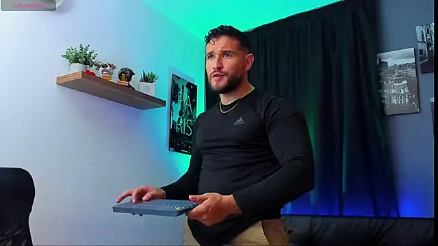 Snapshot of AndrewDiaz chatting on March 22, 7:47 am AndrewDiaz online show from March 22, 7:47 am