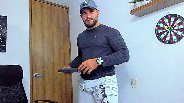 Snapshot of AndrewDiaz chatting on September 30, 11:55 pm AndrewDiaz online show from September 30, 11:55 pm