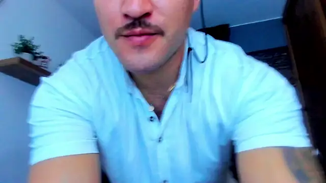 Snapshot of AndrewDiaz chatting on May 27, 5:59 am AndrewDiaz online show from May 27, 5:59 am