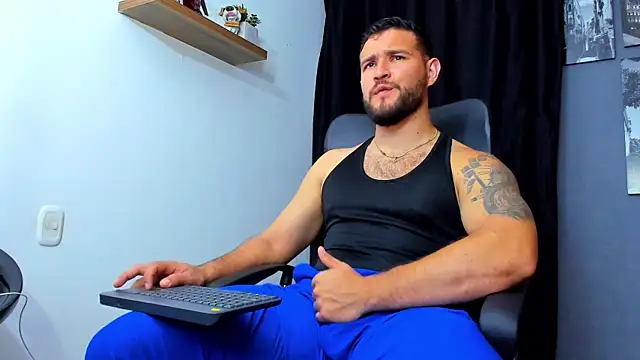 AndrewDiaz online show from December 22, 8:03 am