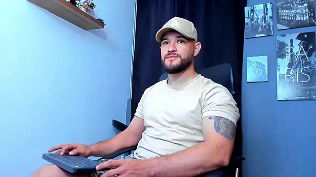 Snapshot of AndrewDiaz chatting on November 30, 9:10 am AndrewDiaz online show from November 30, 9:10 am