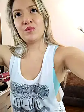 valeriahunter1 online show from December 23, 10:55 pm