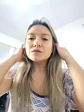 valeriahunter1 online show from February 18, 10:39 pm