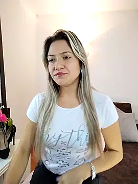 valeriahunter1 online show from March 18, 10:48 pm