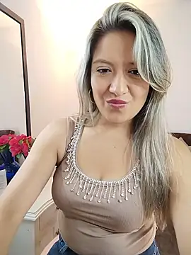 valeriahunter1 online show from January 17, 11:19 pm