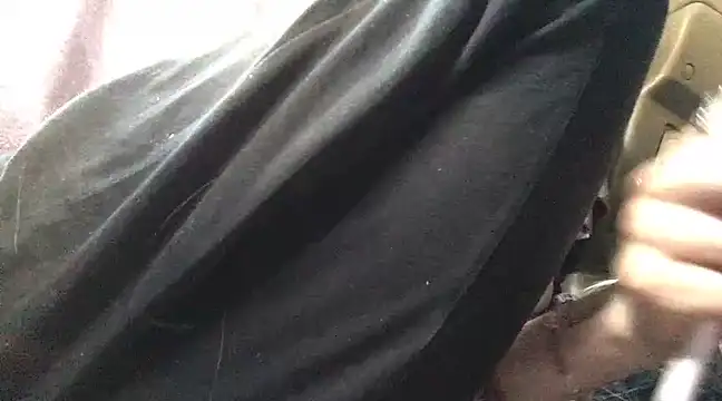 Snapshot of SmokeShow686 chatting on December 11, 9:01 pm SmokeShow686 online show from December 11, 9:01 pm