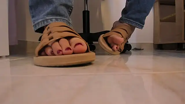 kattypinkk online show from March 24, 8:31 pm