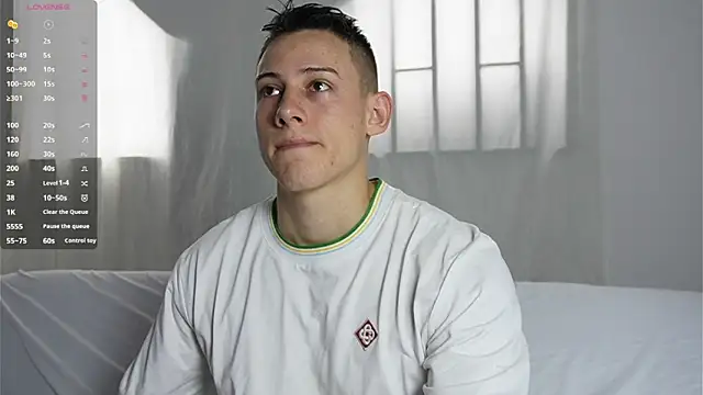 Snapshot of Muscle_King_Cum chatting on December 19, 4:20 pm Muscle King Cum online show from December 19, 4:20 pm