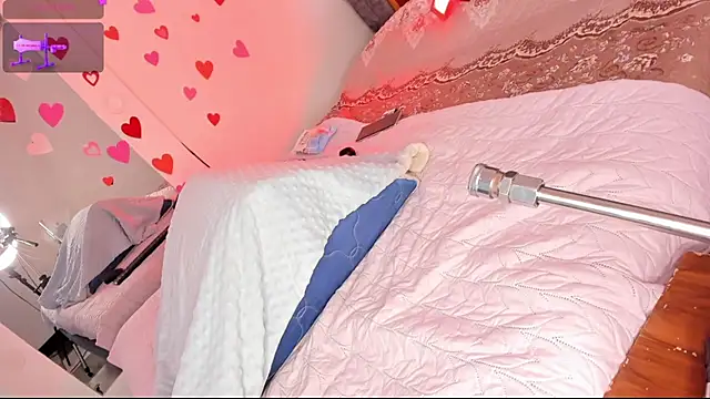 Hilary Smile  online show from November 10, 8:14 pm