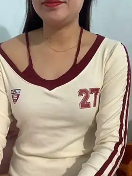 Snapshot of Hoanami chatting on January 4, 2:14 am Hoanami online show from January 4, 2:14 am