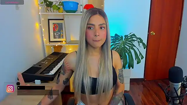 Snapshot of Yeriawaddell_ chatting on December 30, 5:44 pm Yeriawaddell  online show from December 30, 5:44 pm